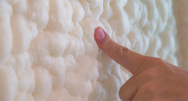 吹き付け断熱工法